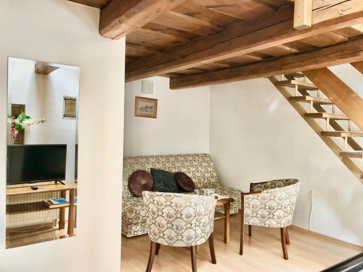 Maria Penzion & Restaurant Trenčín エクステリア 写真